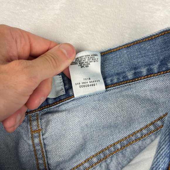 Vtg Y2K Levis 505 Classic Straight Fit Jeans Blue 31x28.5 Denim Stonewashed Mens - Picture 16 of 16
